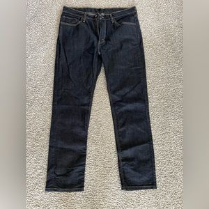 Mens Levi’s dark wash jean